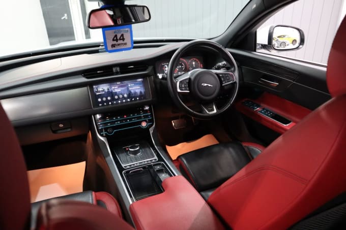 2017 Jaguar Xf