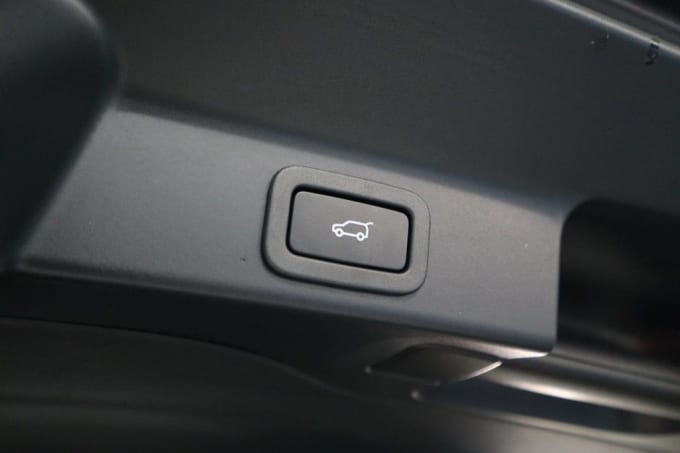 2025 Jaguar F-pace