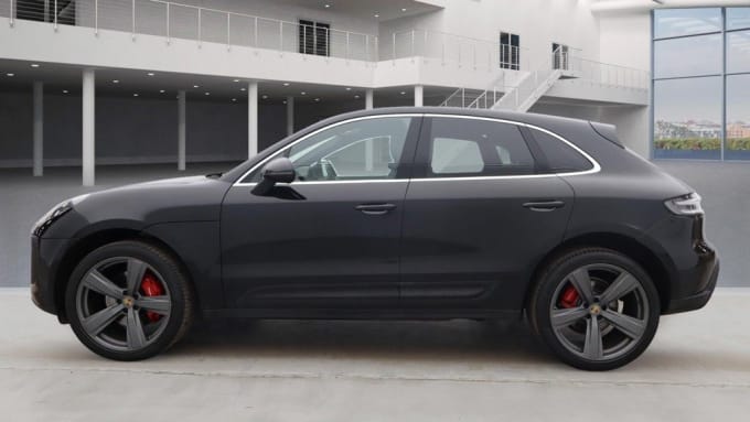 2025 Porsche Macan