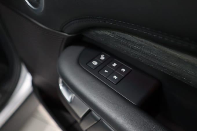2025 Land Rover Discovery