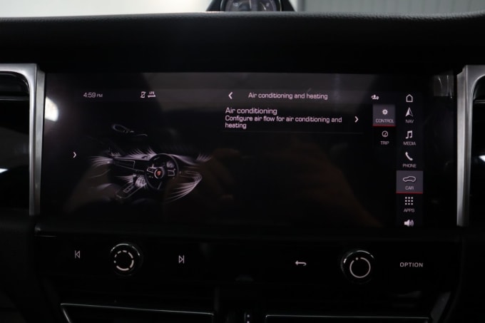 2021 Porsche Macan