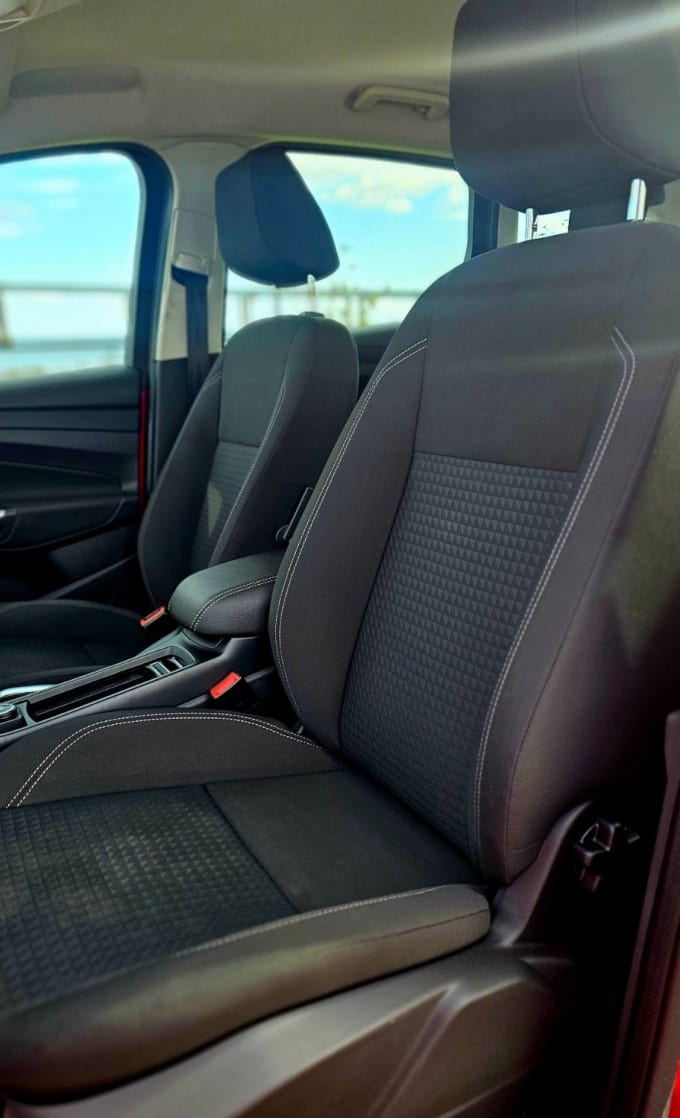 2025 Ford C-max