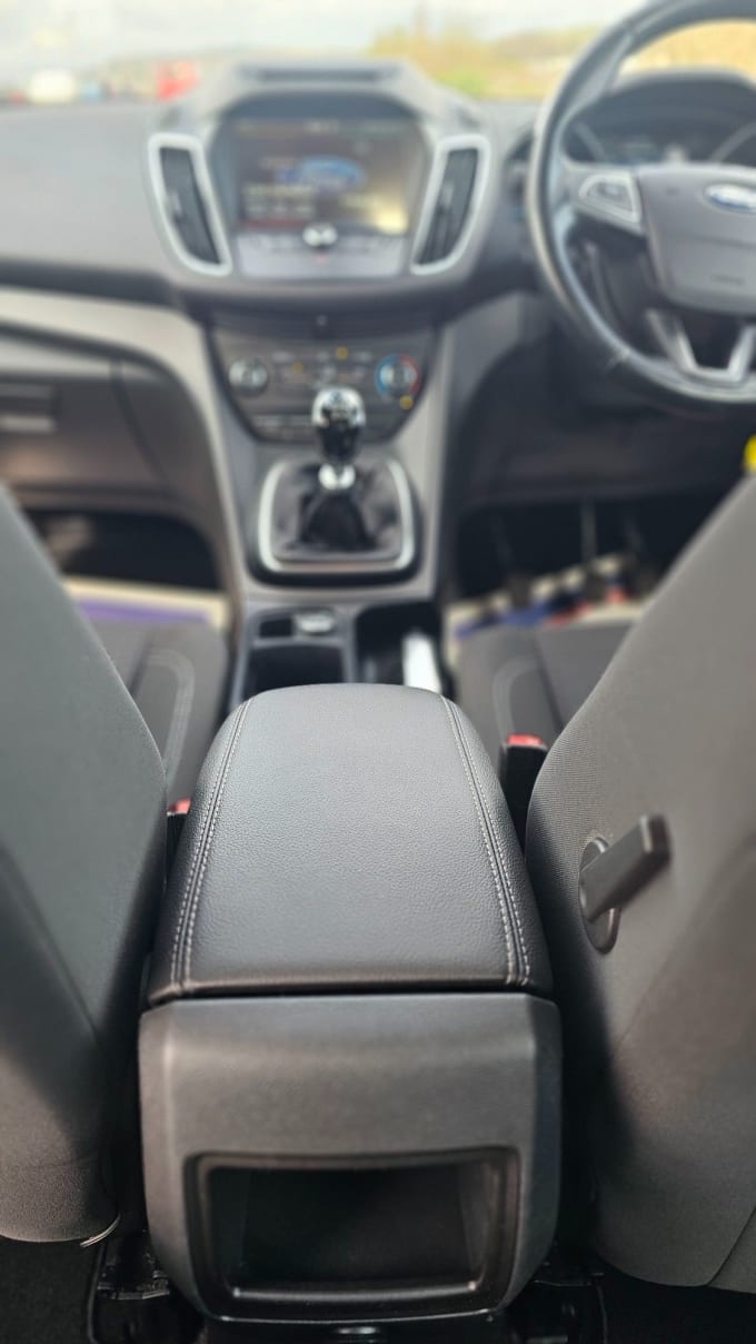 2025 Ford C-max