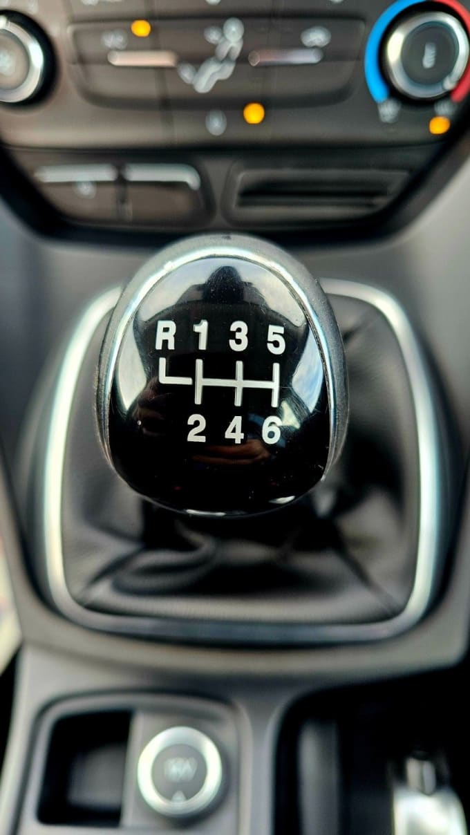 2025 Ford C-max