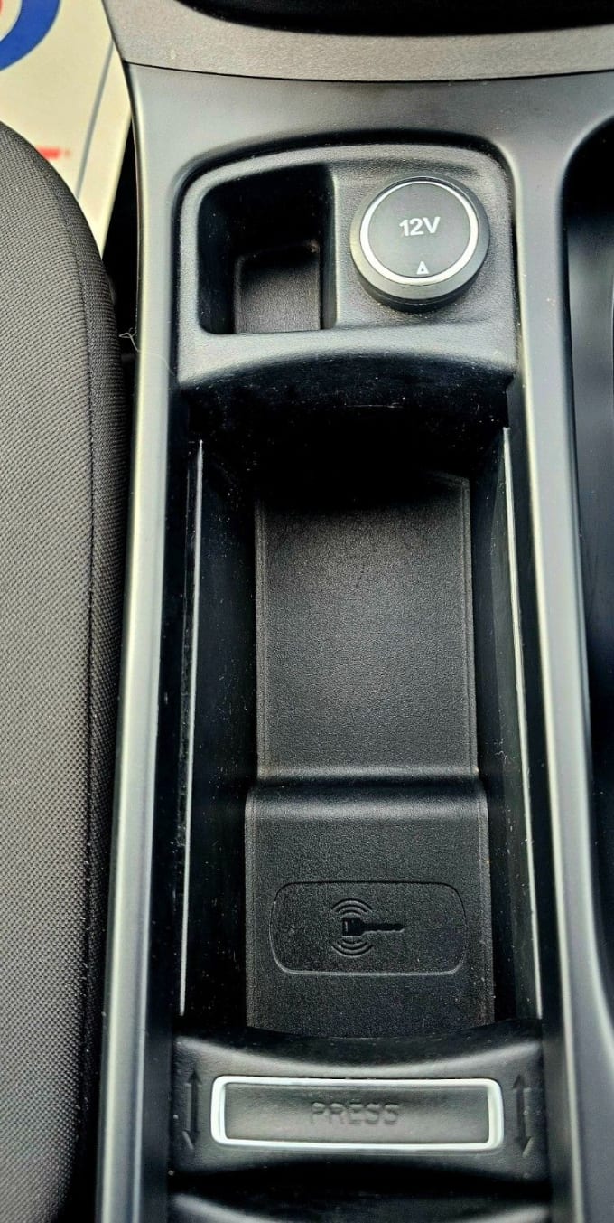 2025 Ford C-max