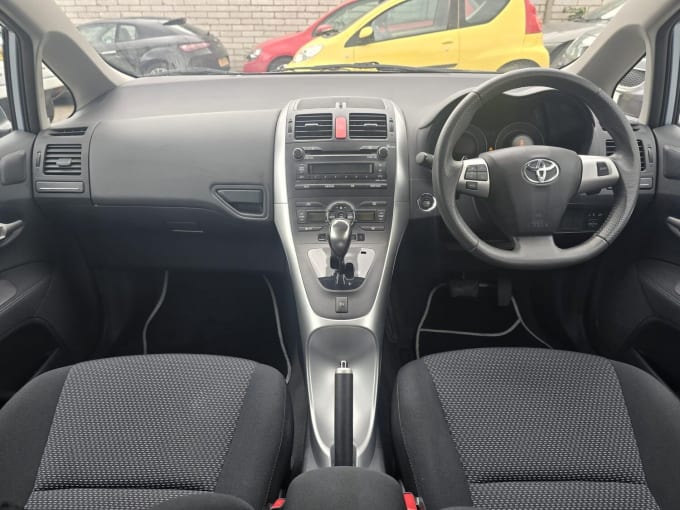 2010 Toyota Auris