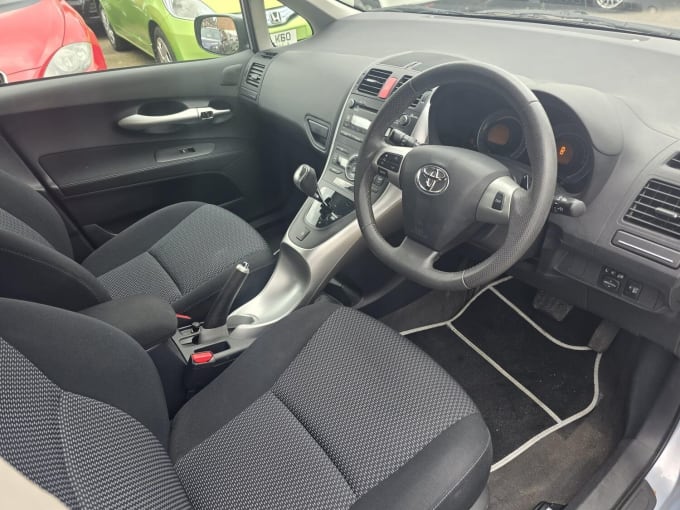 2010 Toyota Auris