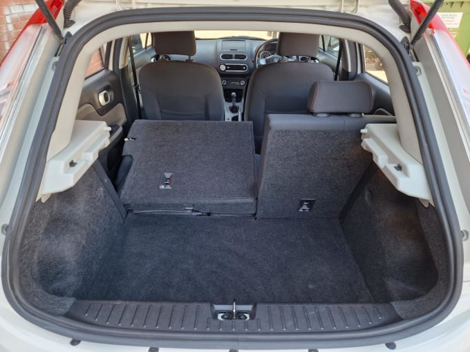 2015 Mg Mg3