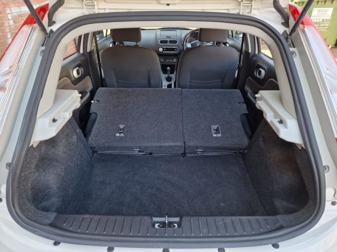 2015 Mg Mg3