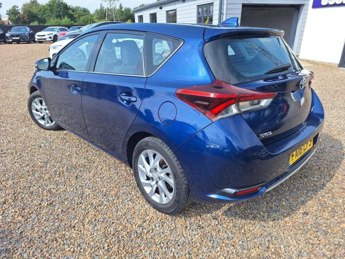 2016 Toyota Auris