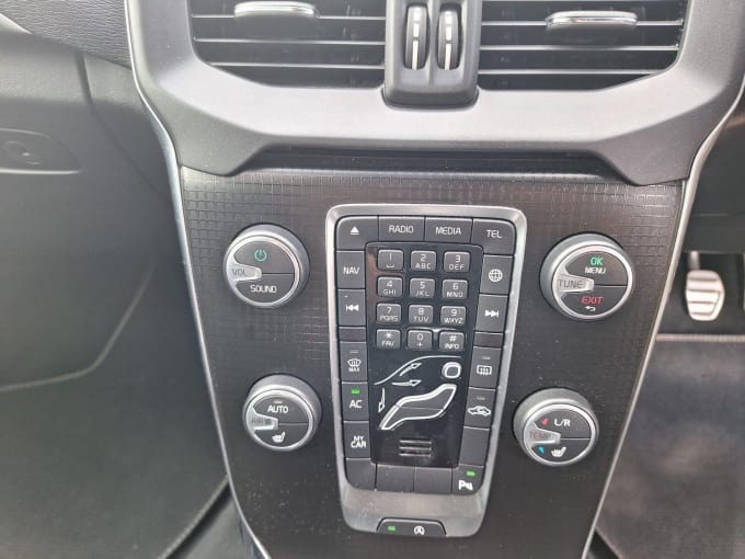 2017 Volvo V40