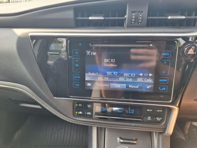 2016 Toyota Auris