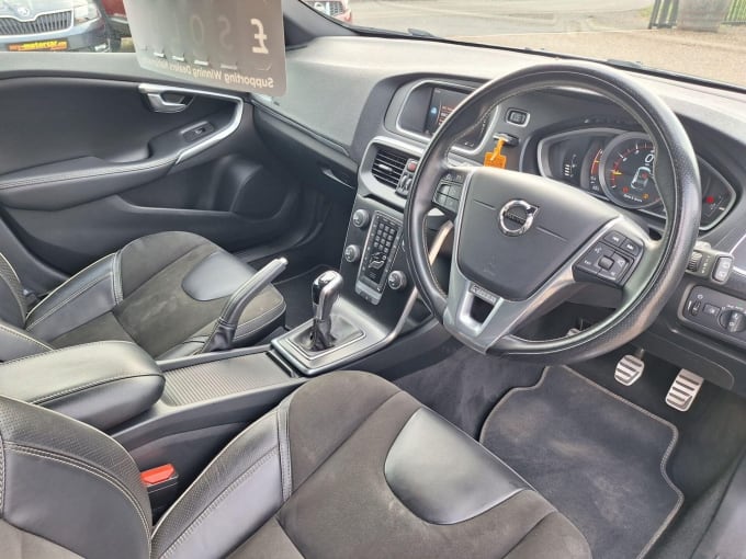 2017 Volvo V40