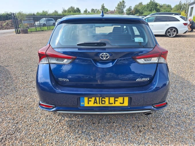 2016 Toyota Auris