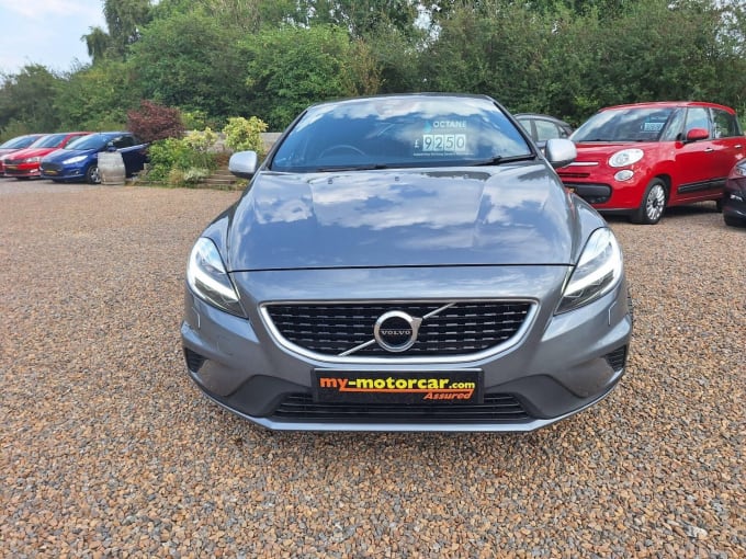 2017 Volvo V40