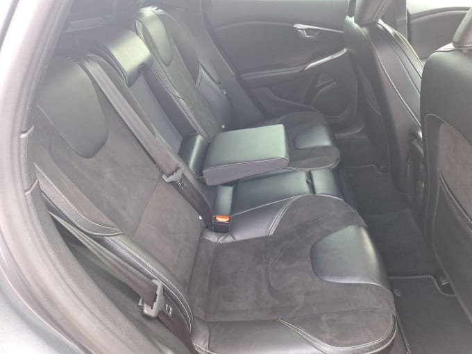 2017 Volvo V40