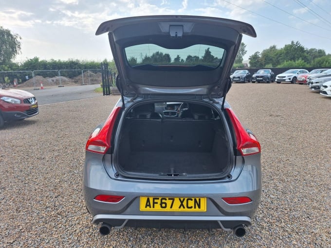 2017 Volvo V40