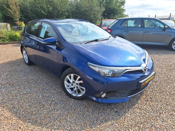 2016 Toyota Auris