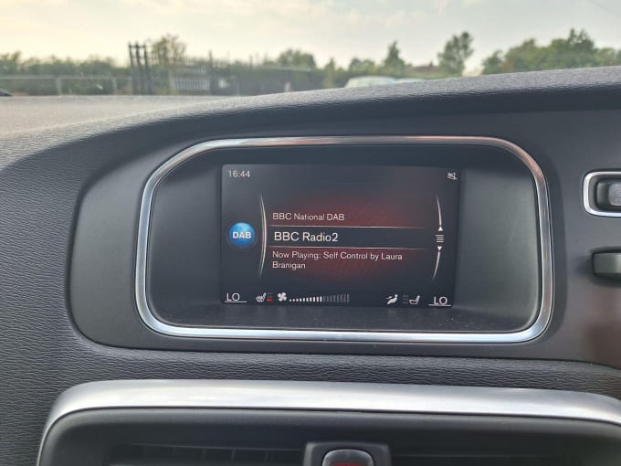 2017 Volvo V40