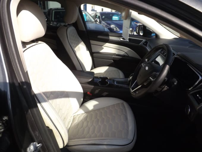 2025 Ford Mondeo