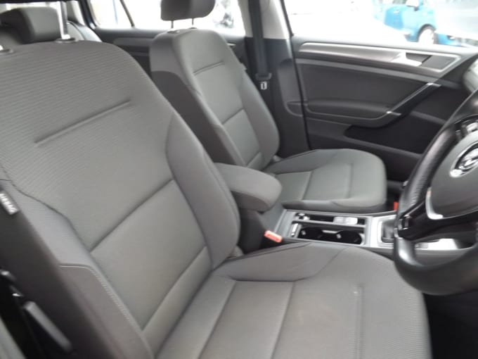 2025 Volkswagen Golf
