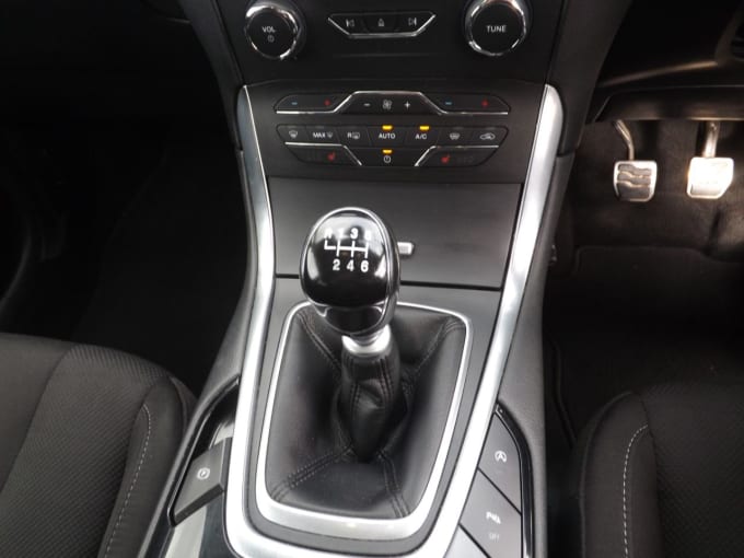 2025 Ford S-max