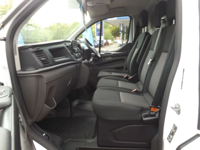 2025 Ford Transit Custom