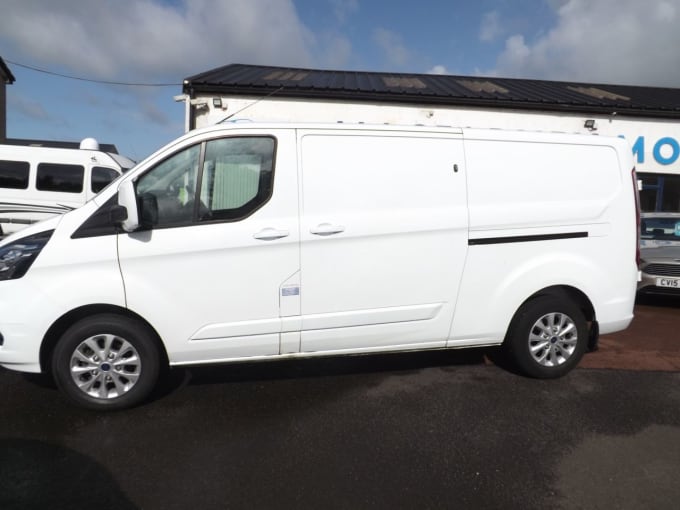 2025 Ford Transit Custom