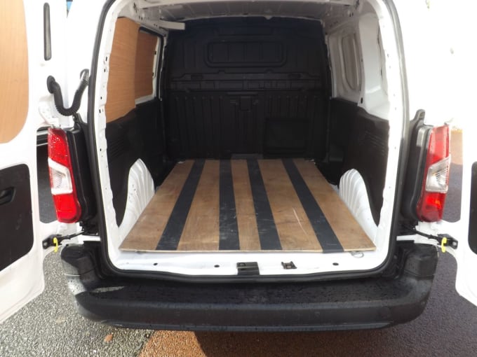 2025 Vauxhall Combo