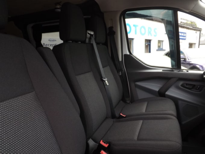 2025 Ford Transit Custom