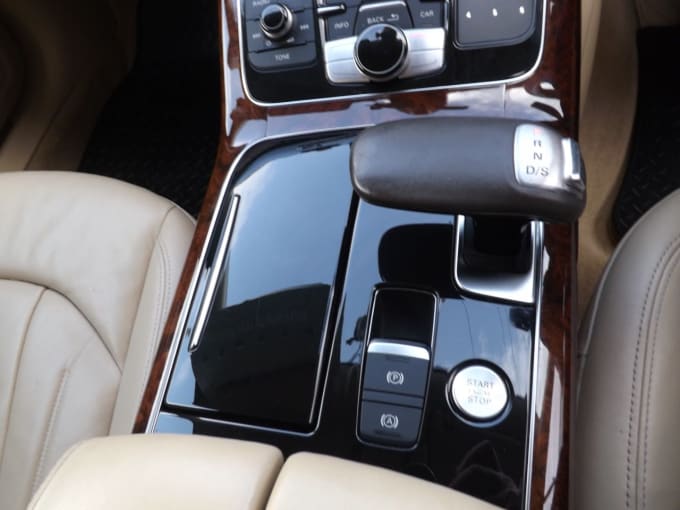 2025 Audi A8