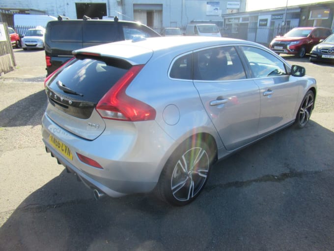 2024 Volvo V40