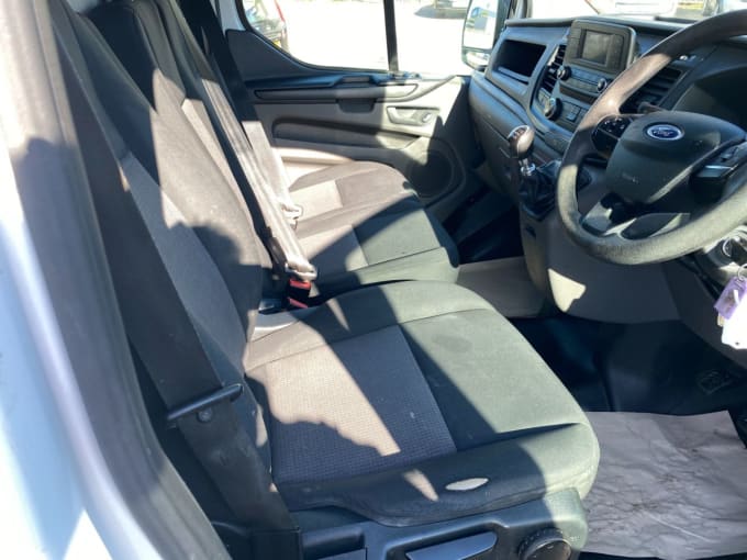 2025 Ford Transit Custom