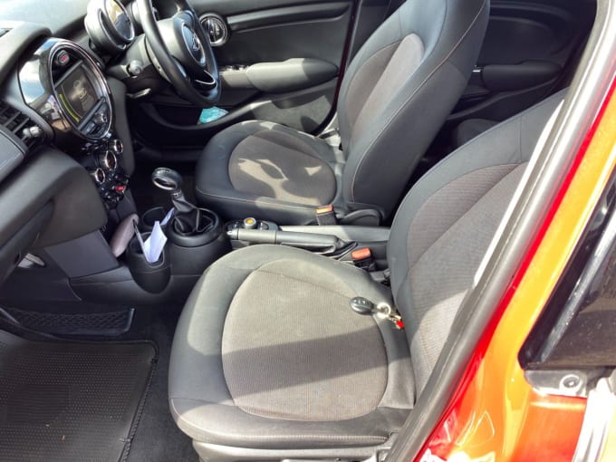 2025 Mini Hatch