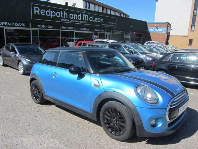2025 Mini Hatch