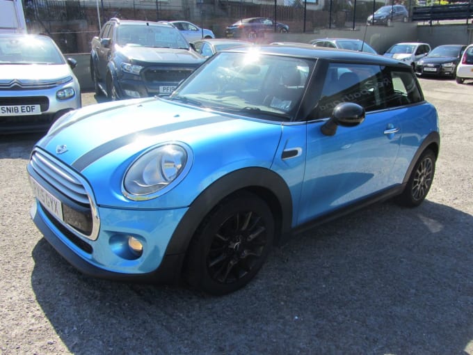 2025 Mini Hatch