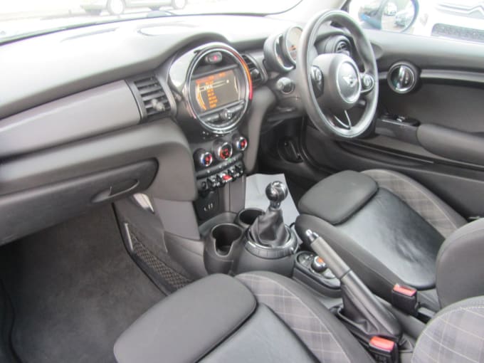 2025 Mini Hatch