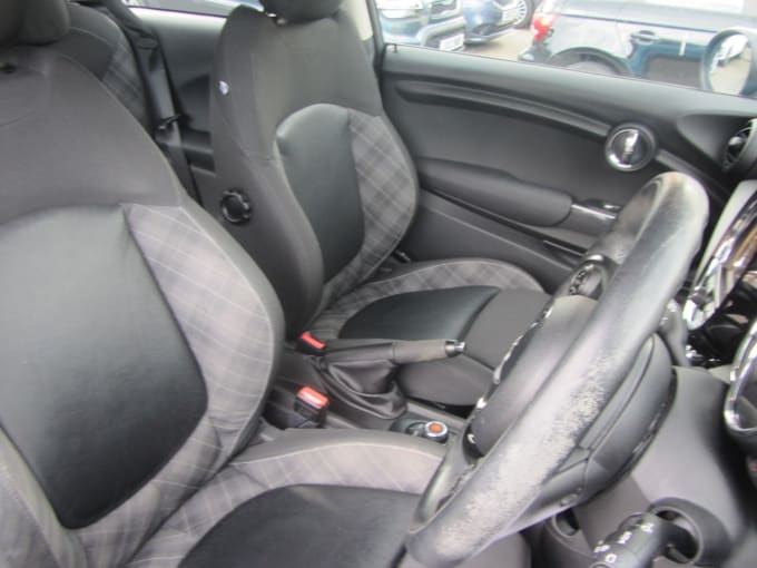 2025 Mini Hatch