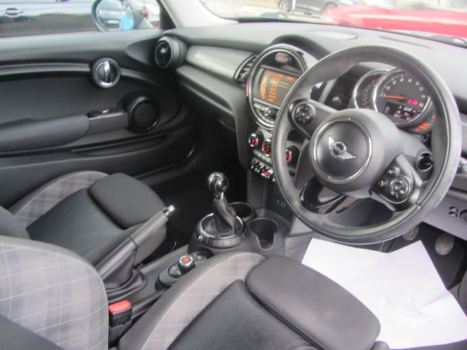 2025 Mini Hatch