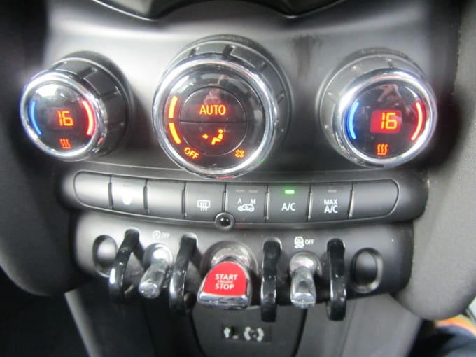 2025 Mini Hatch