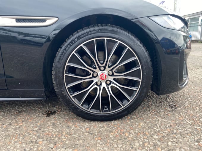 2025 Jaguar Xe