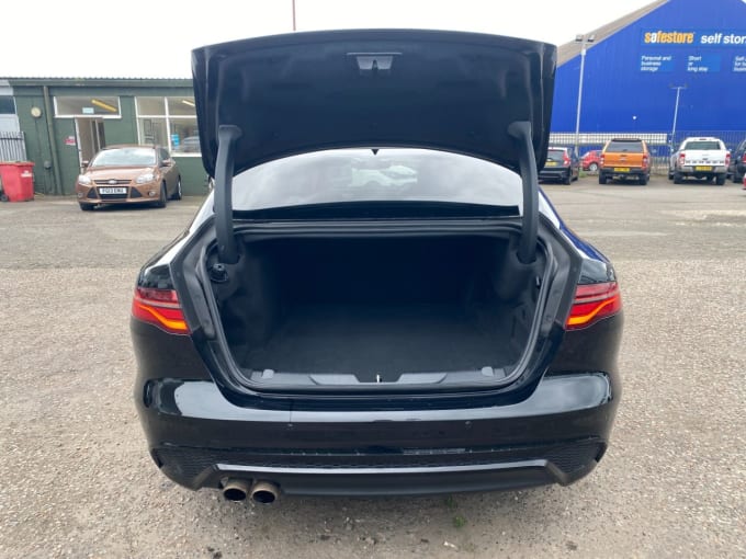 2025 Jaguar Xe