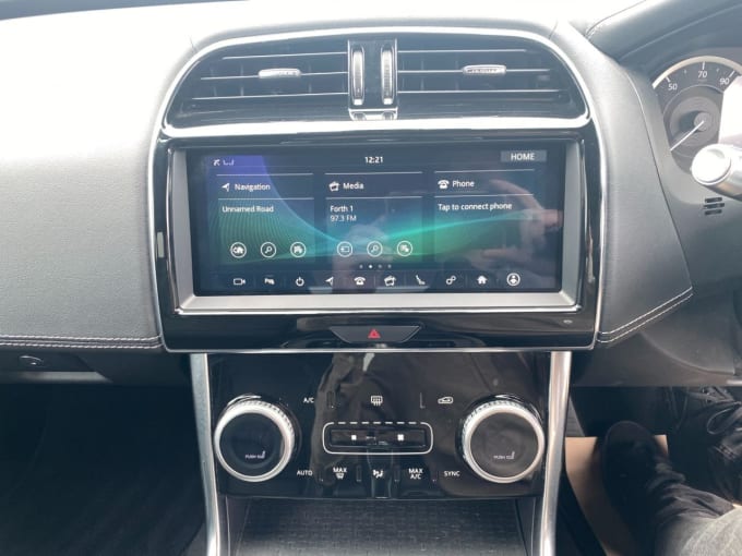 2025 Jaguar Xe