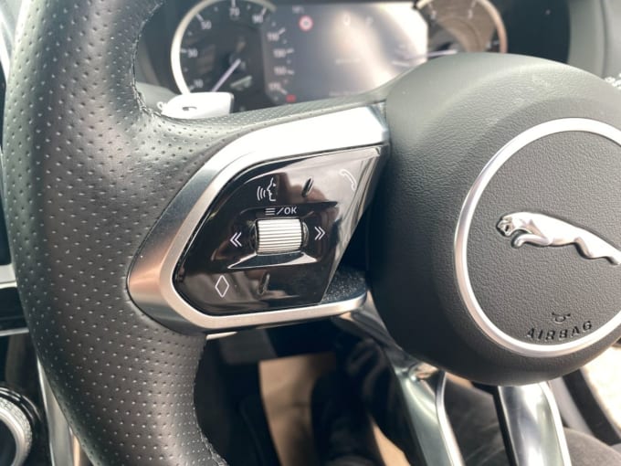 2025 Jaguar Xe