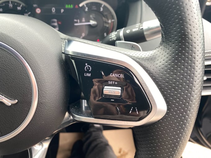 2025 Jaguar Xe