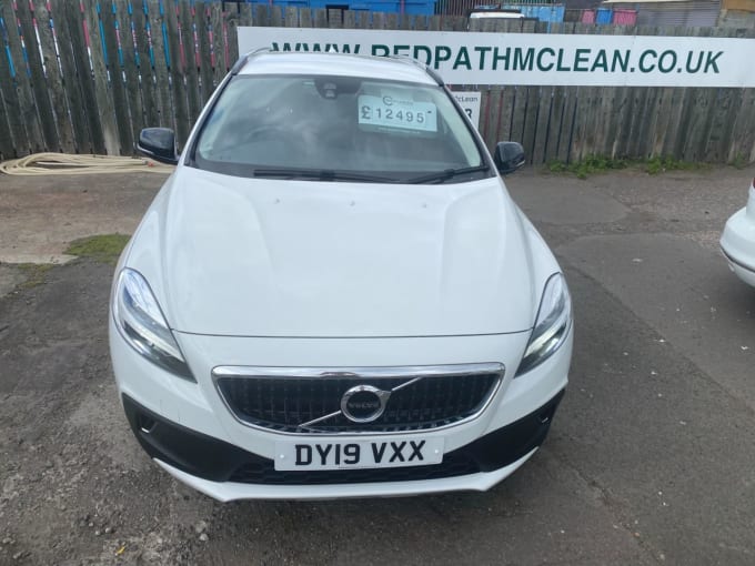2025 Volvo V40 Cross Country