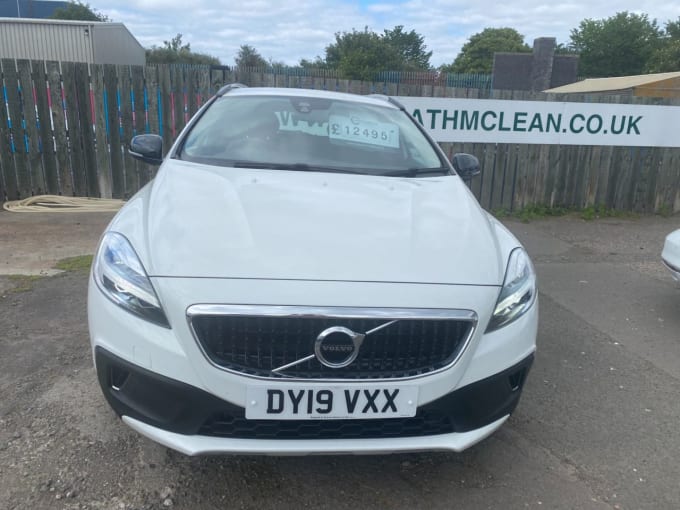 2025 Volvo V40 Cross Country