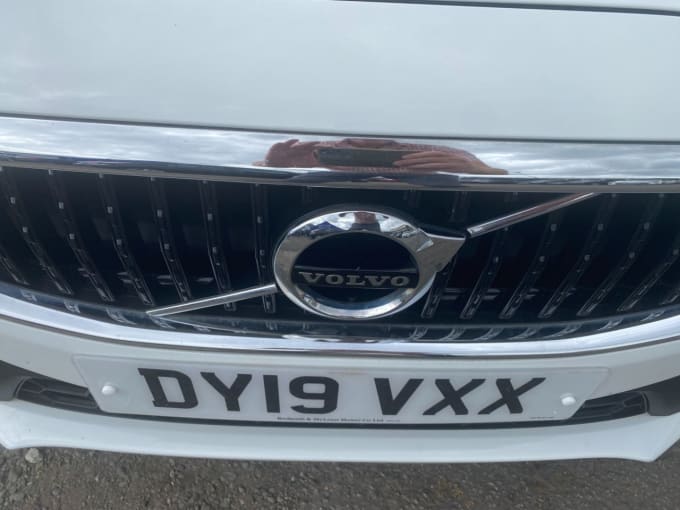 2025 Volvo V40 Cross Country