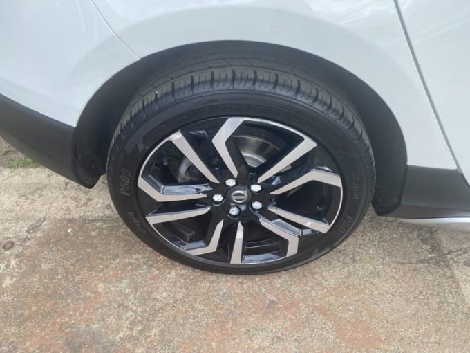 2025 Volvo V40 Cross Country