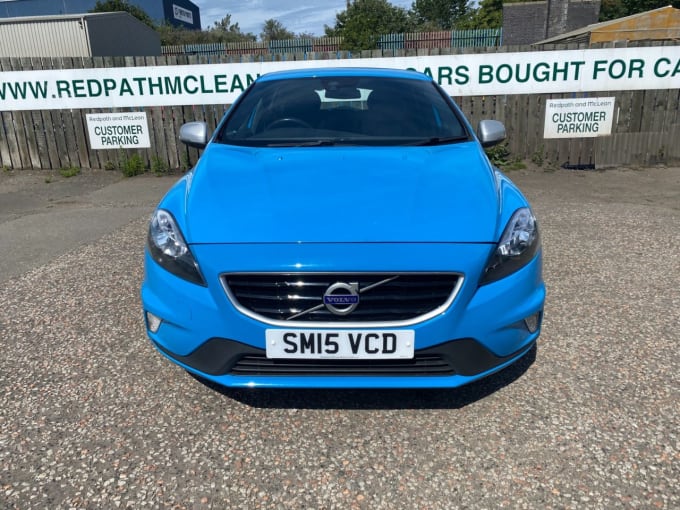 2025 Volvo V40